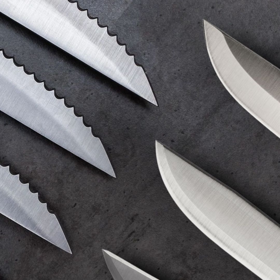 The Advantages of Serrated vs. Straight Edges: A Comparative Guide