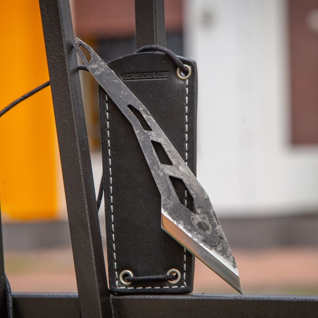 What is a Skeleton Knife and What is It For?